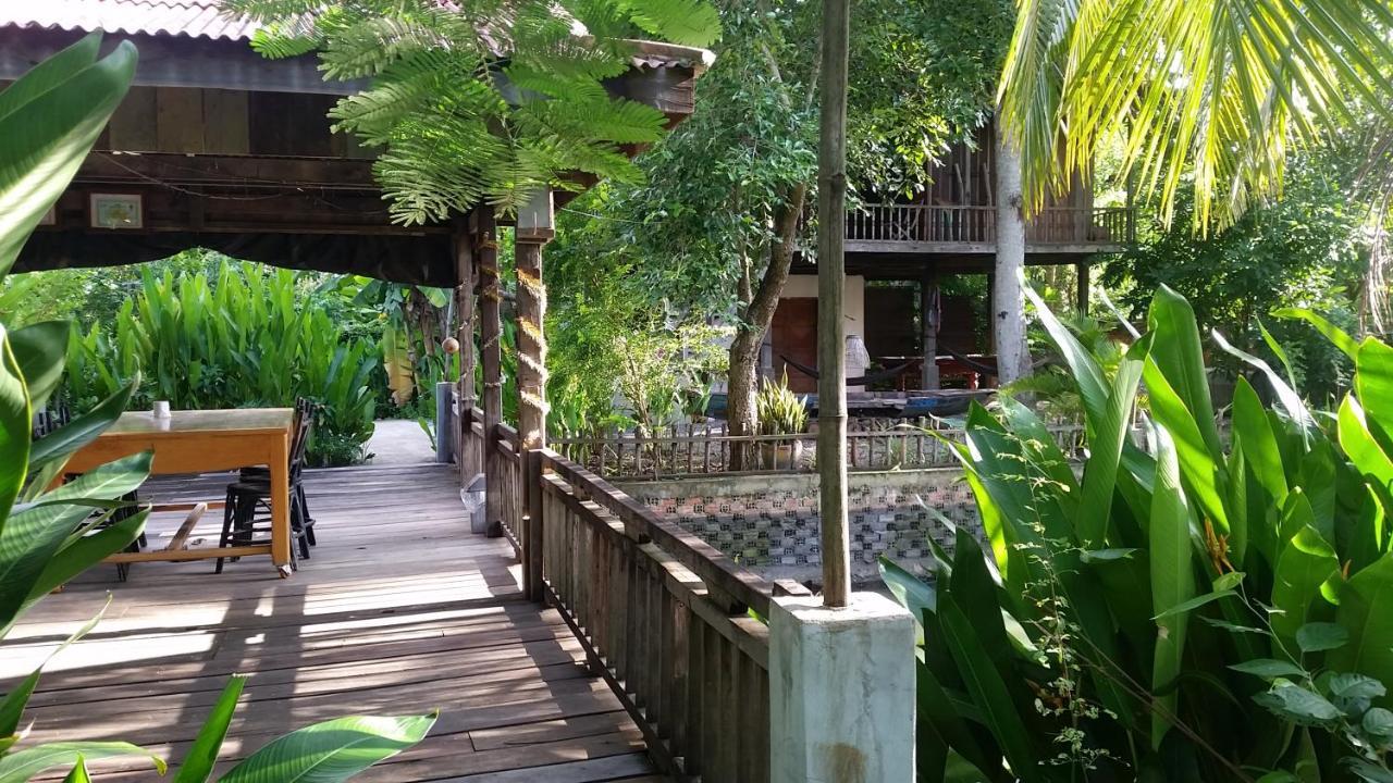 O'Hamok Family Homestay Батамбанг Екстериор снимка