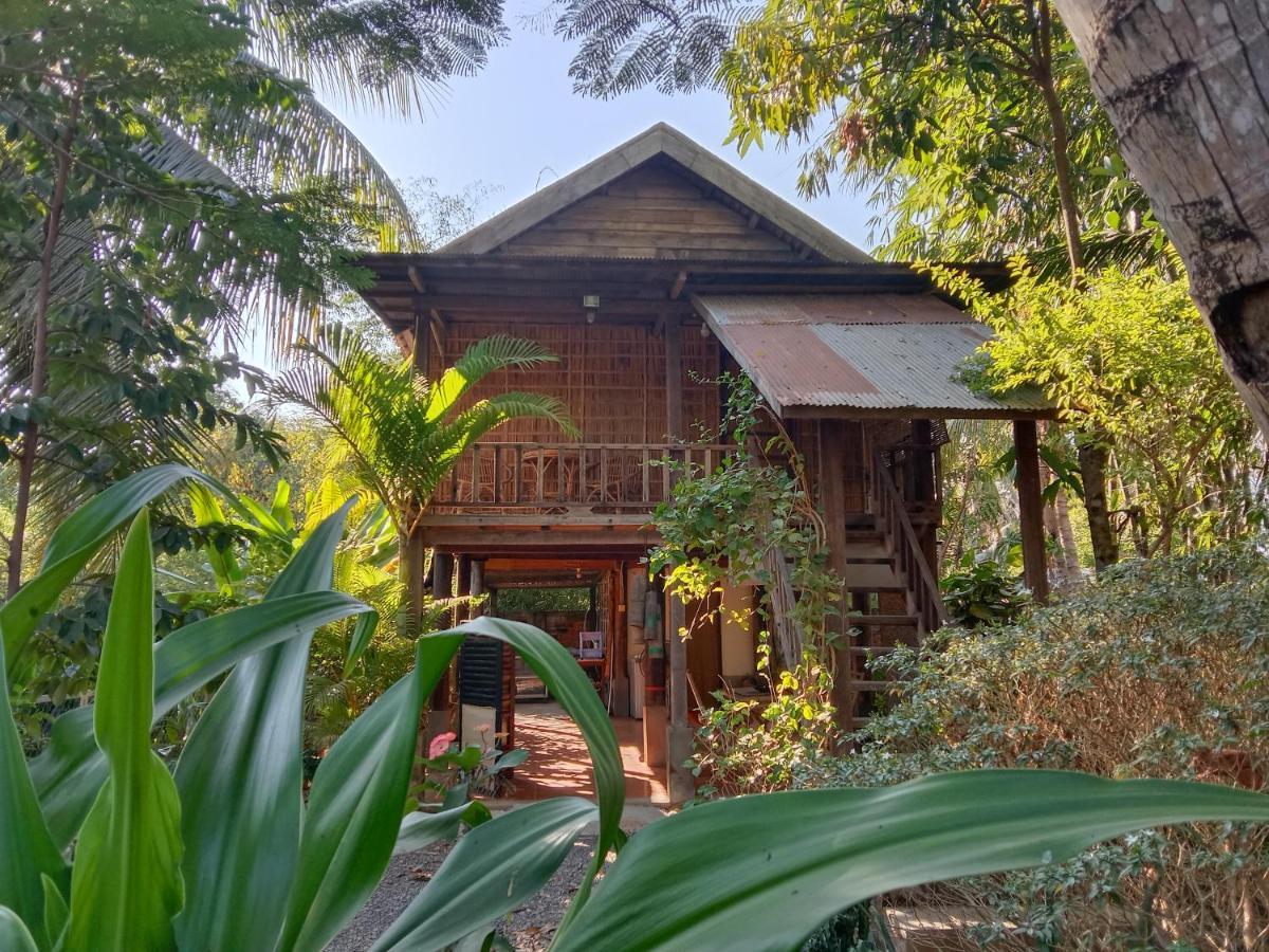 O'Hamok Family Homestay Батамбанг Екстериор снимка