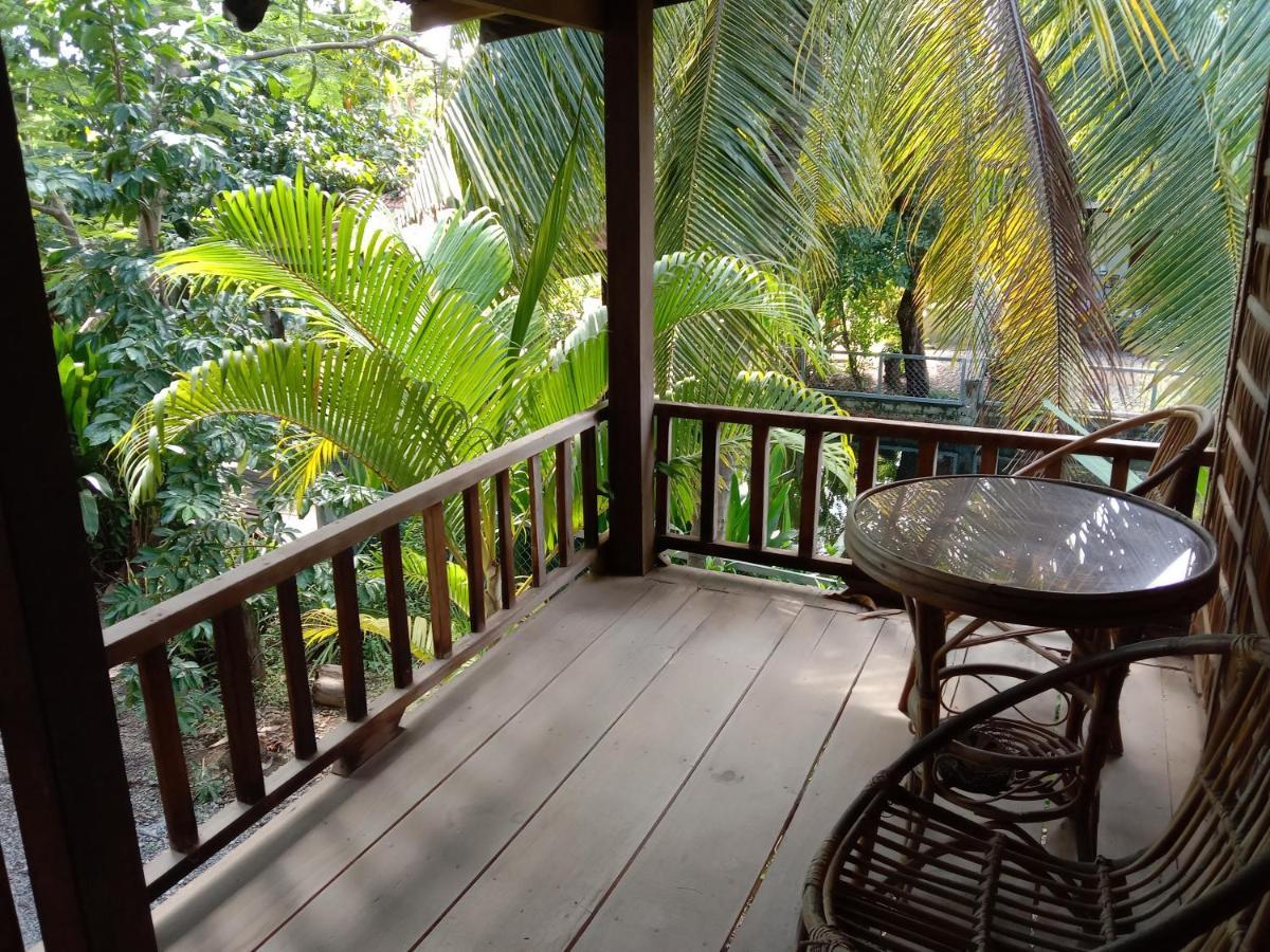 O'Hamok Family Homestay Батамбанг Екстериор снимка