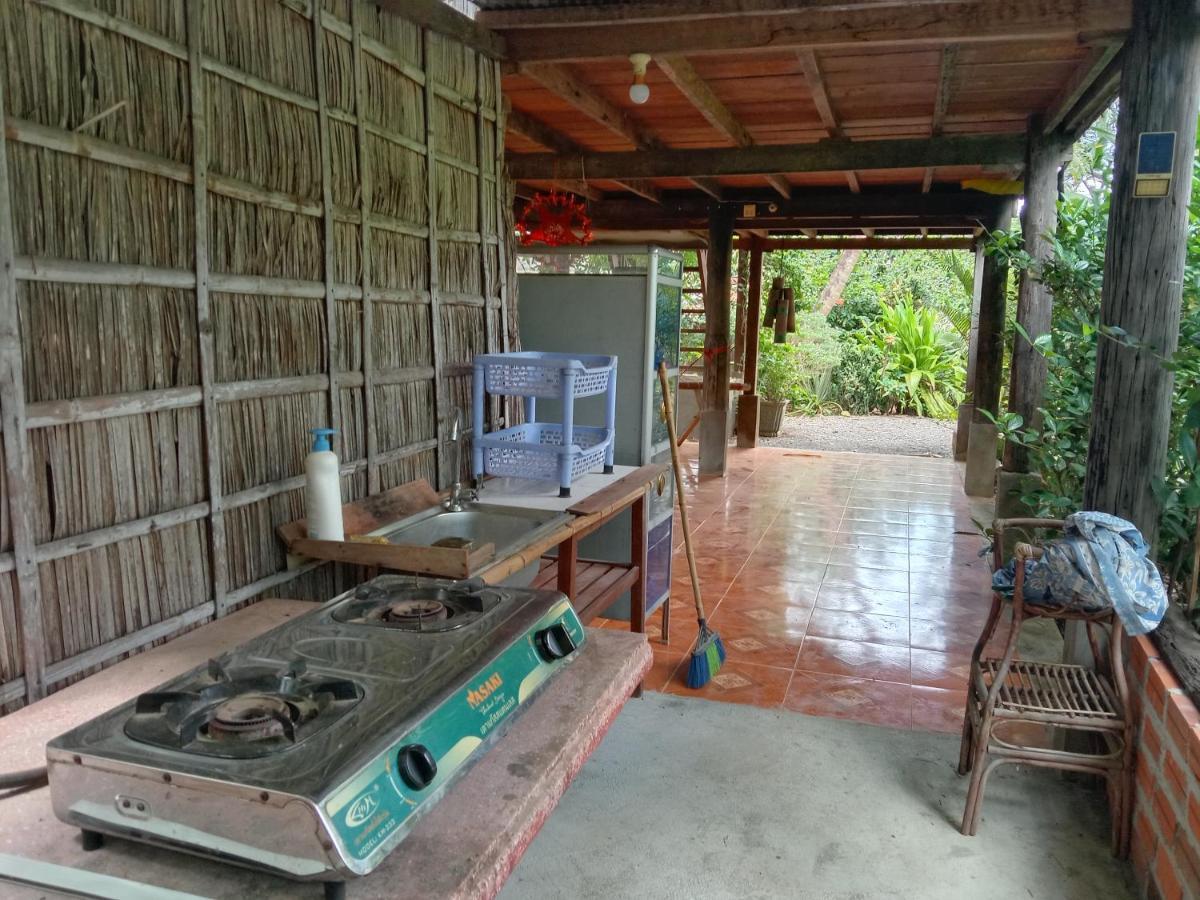 O'Hamok Family Homestay Батамбанг Екстериор снимка