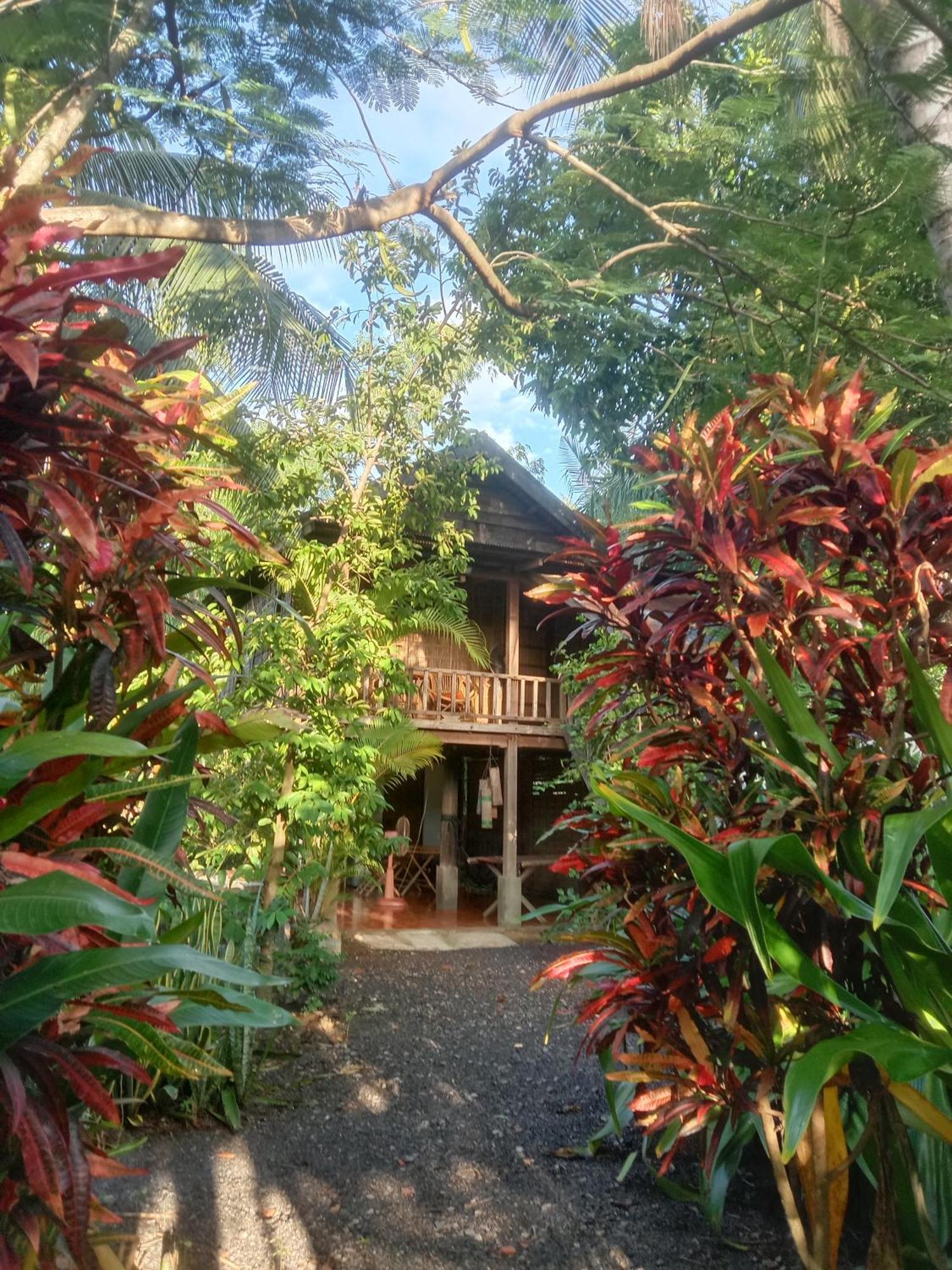 O'Hamok Family Homestay Батамбанг Екстериор снимка