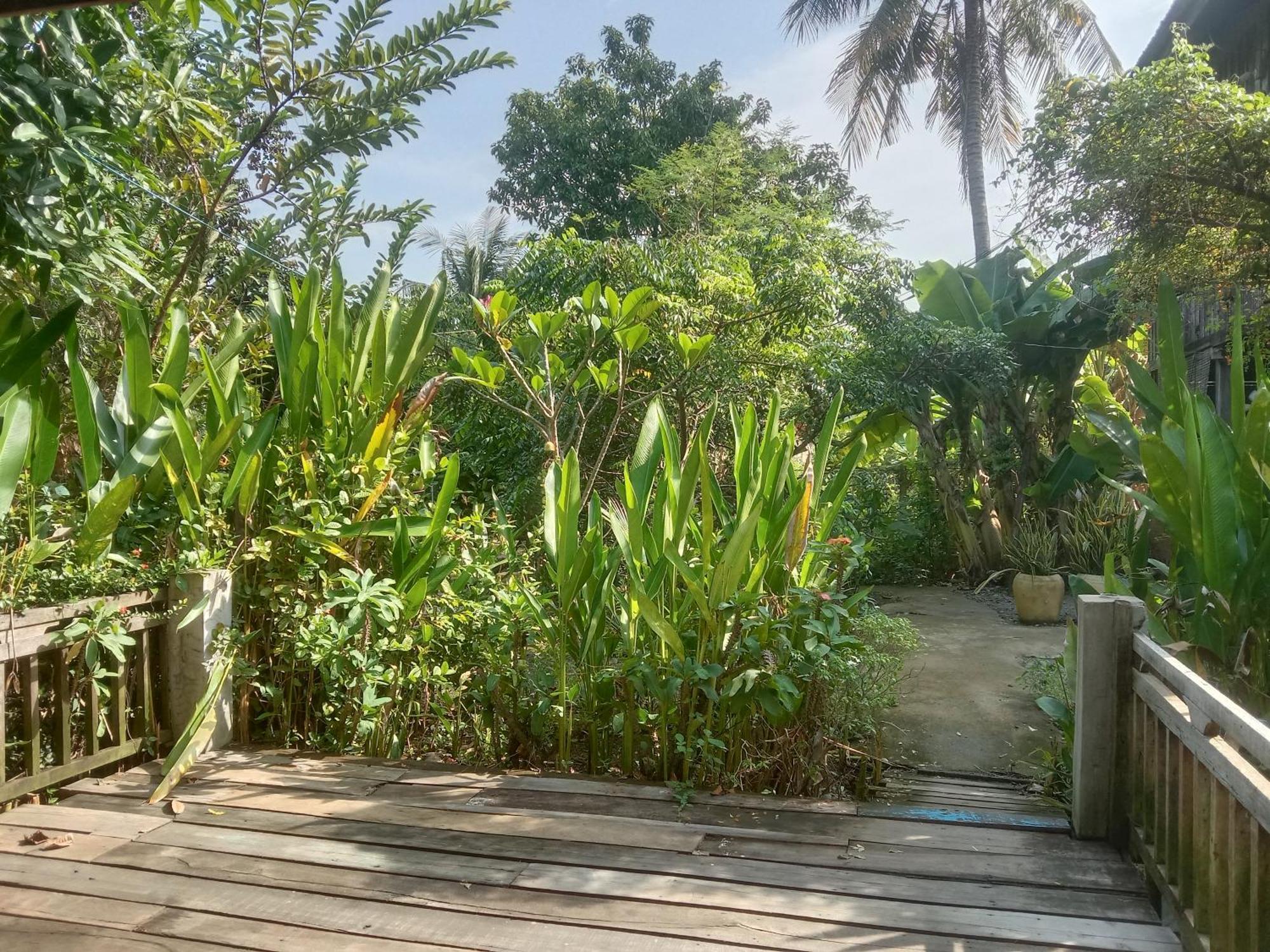 O'Hamok Family Homestay Батамбанг Екстериор снимка