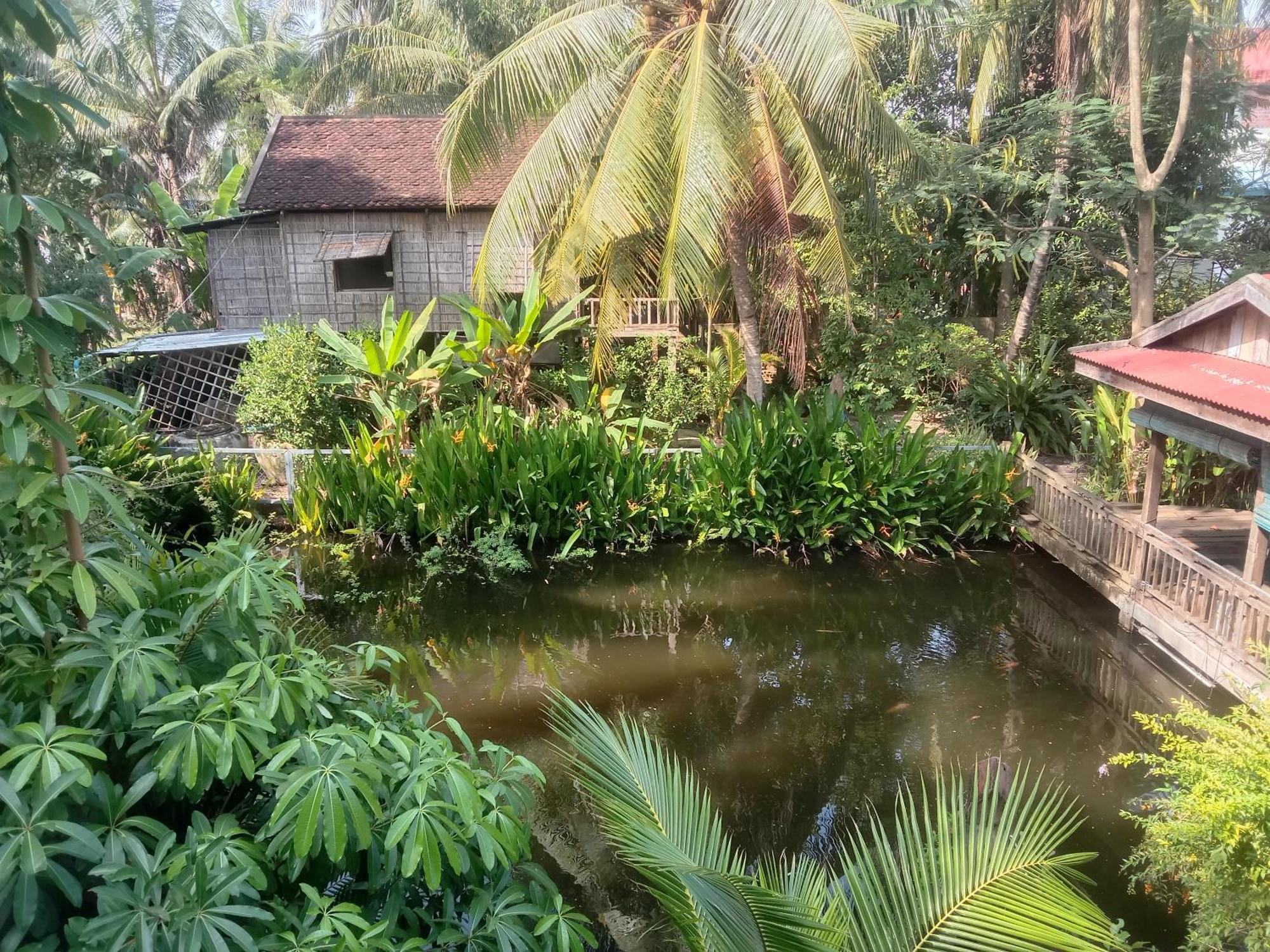 O'Hamok Family Homestay Батамбанг Екстериор снимка
