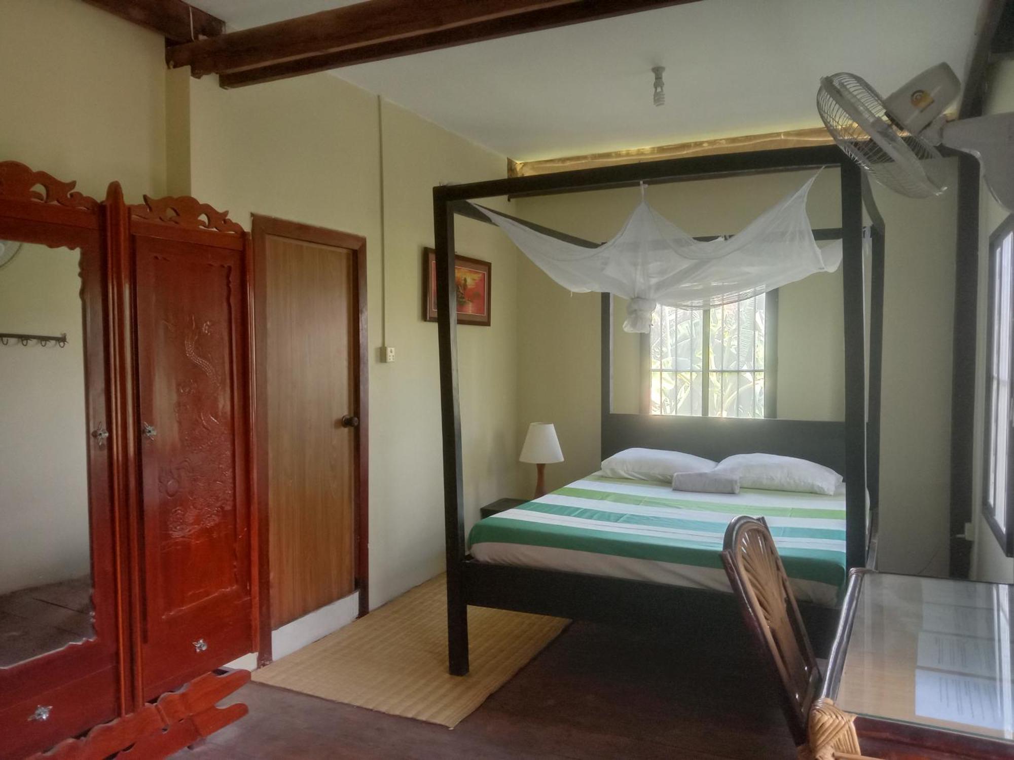 O'Hamok Family Homestay Батамбанг Екстериор снимка