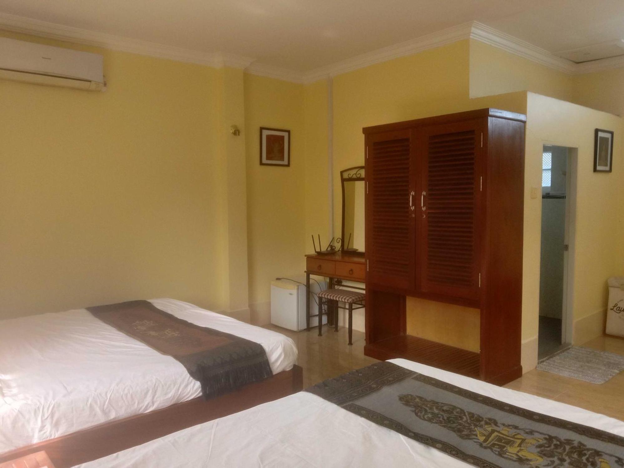 O'Hamok Family Homestay Батамбанг Стая снимка