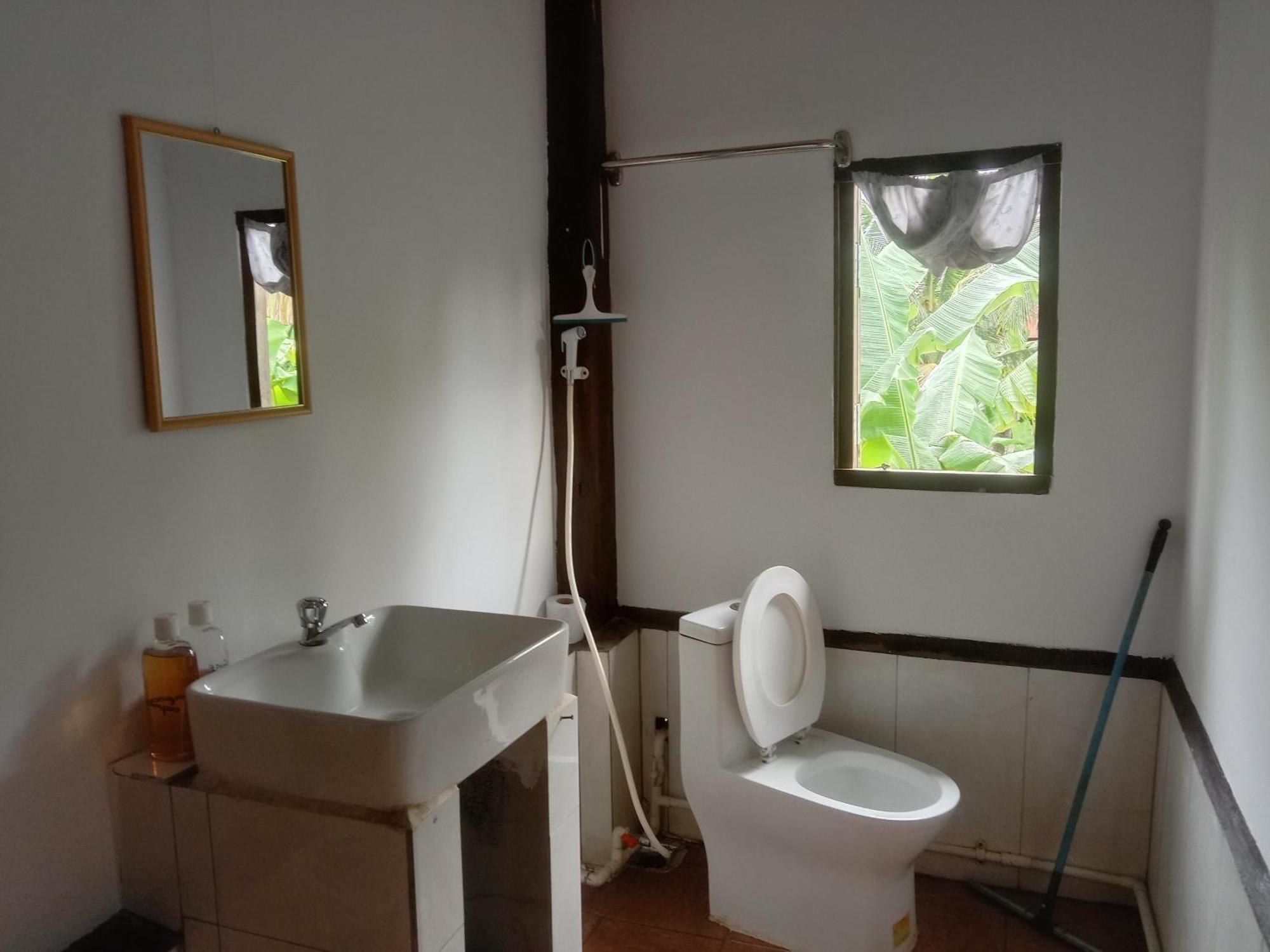 O'Hamok Family Homestay Батамбанг Стая снимка