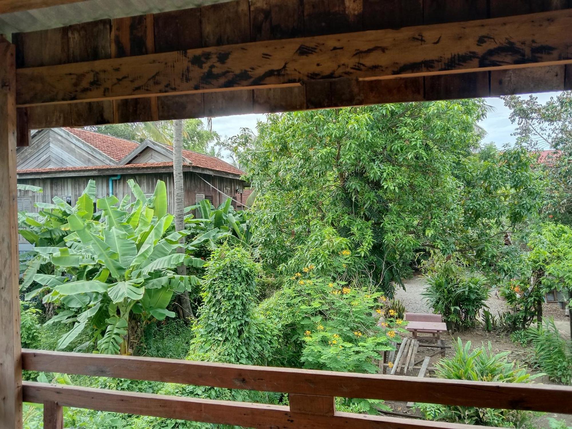 O'Hamok Family Homestay Батамбанг Стая снимка